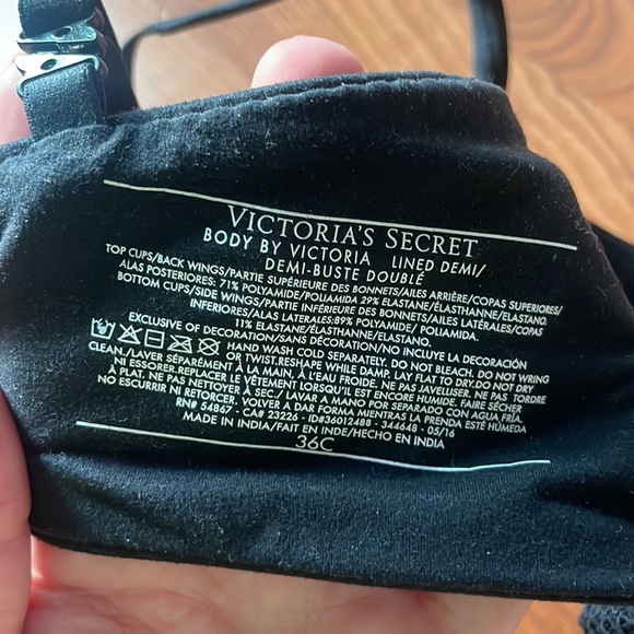 Victoria Secret black bra - Picture 2 of 4